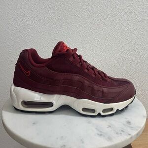 Nike Men's Burgundy Air Max 95